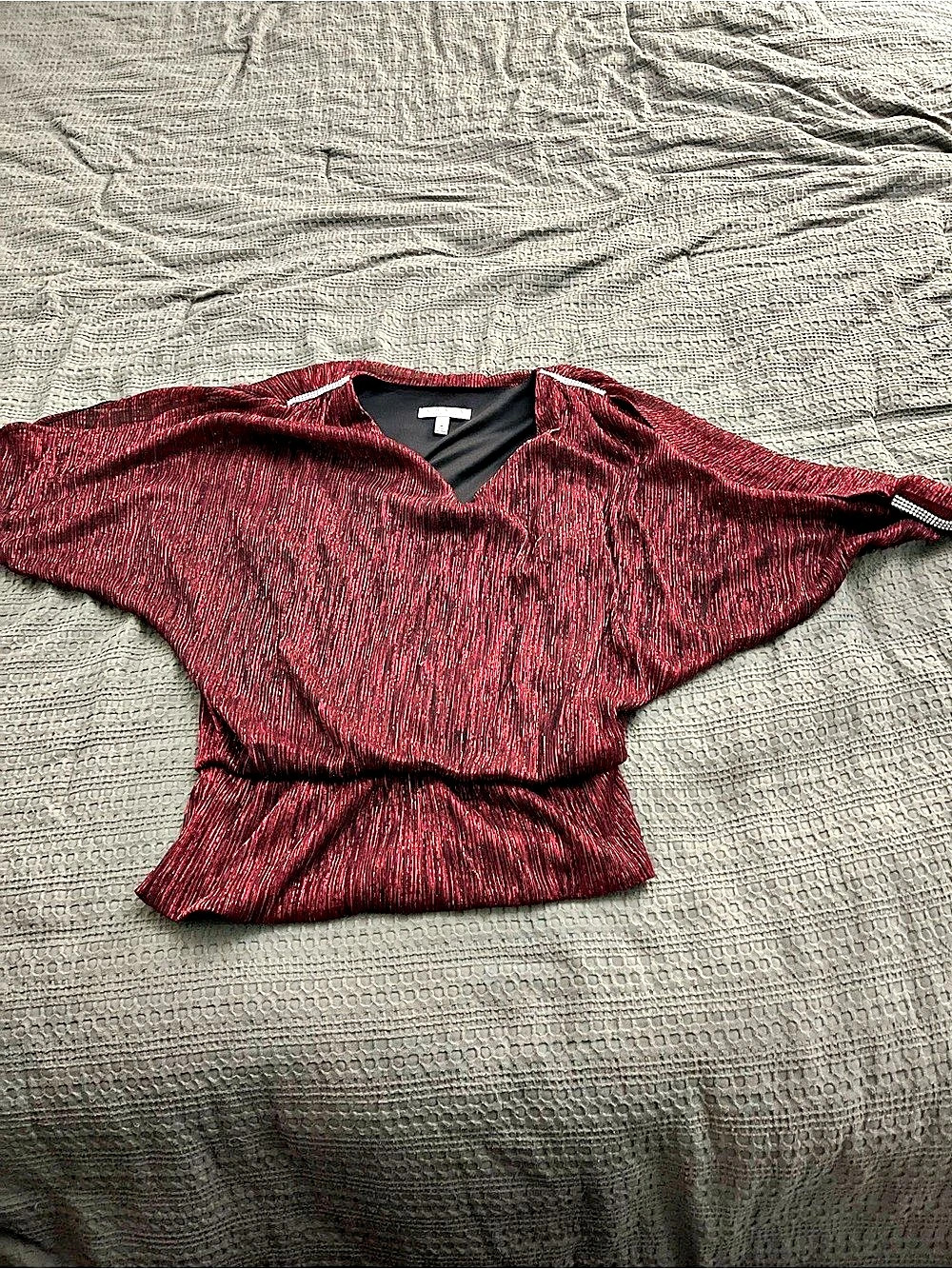 CHAUS Metallic Cold Shoulder Balloon Sleeve Top Red & Black Medium - Picture 3 of 5